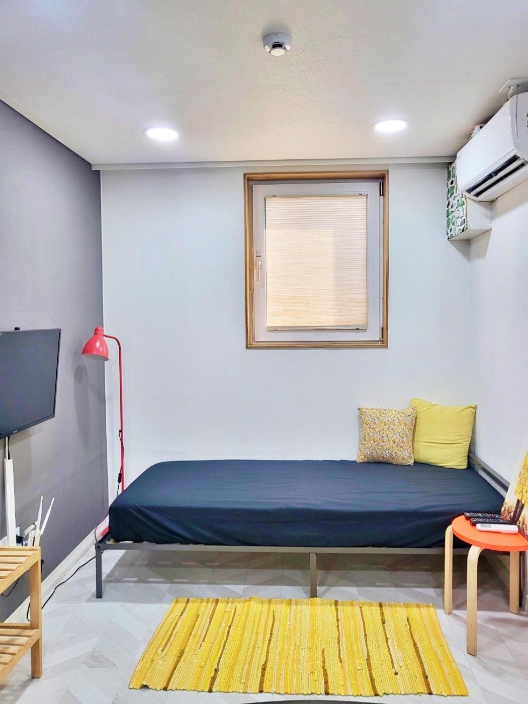 Cozy Near Hongdae Sogang Ewha Apartment *