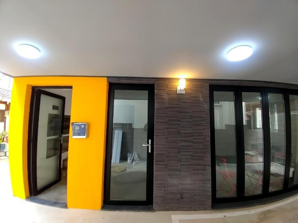 Cozy Near Hongdae Sogang Ewha Apartment *