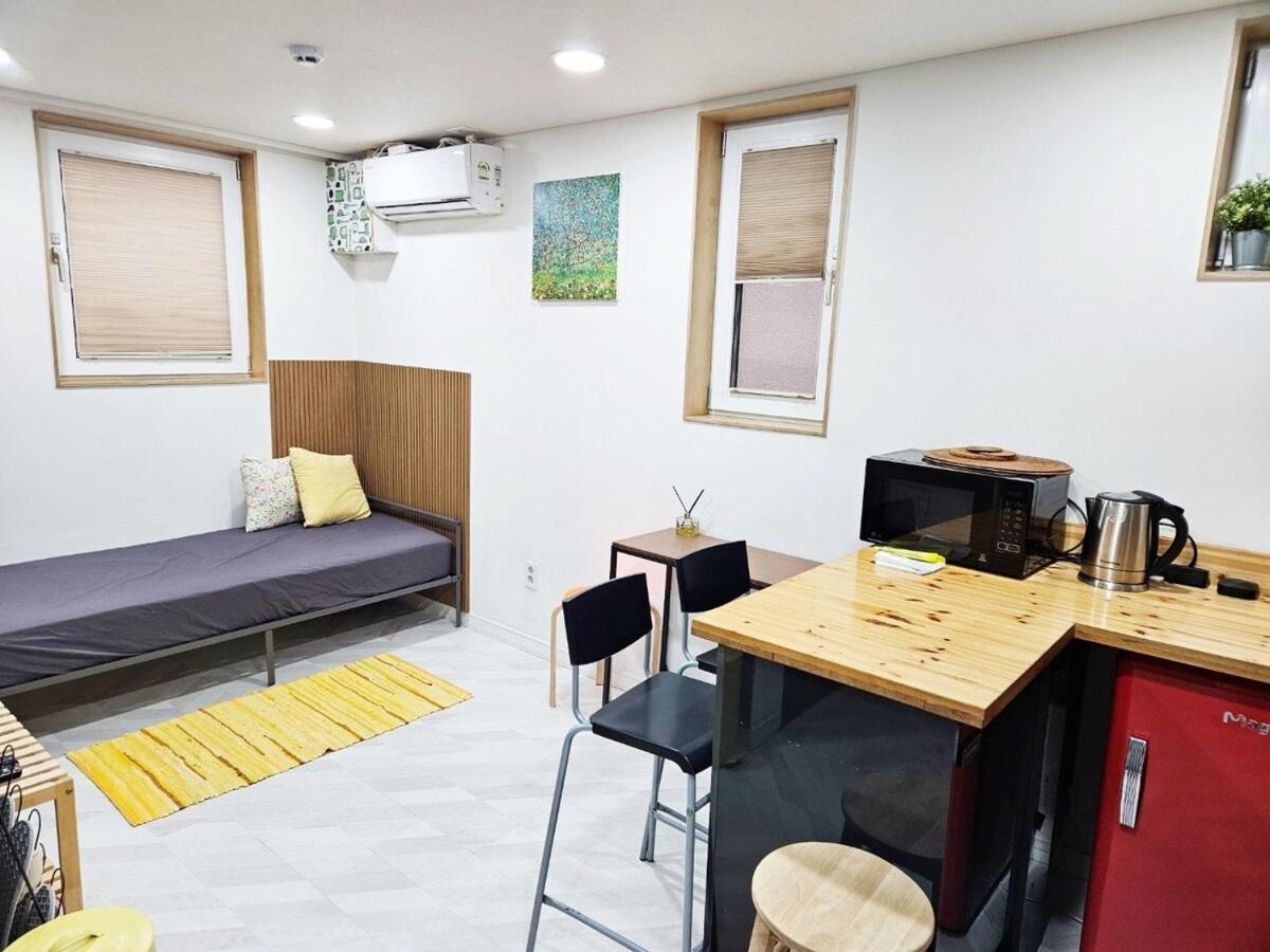 Cozy Near Hongdae Sogang Ewha Seoul